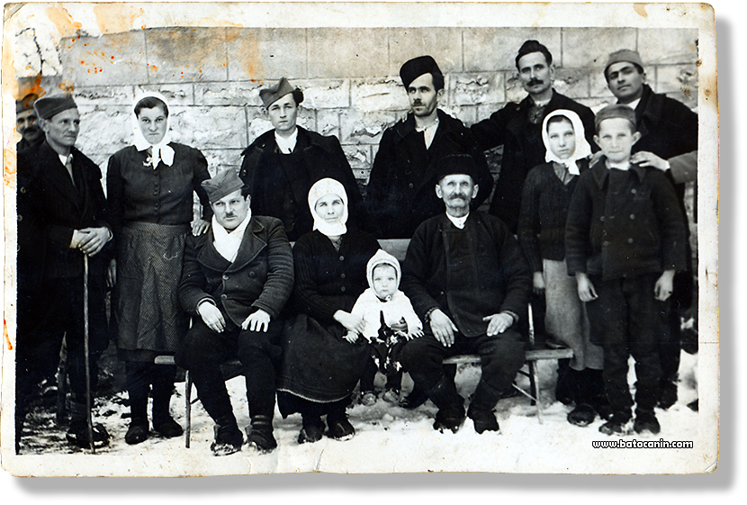 Stanija i Borisav Mladenović sa delom familije