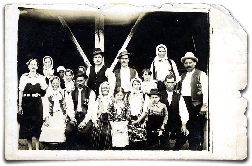 1888 Golubović Petar sa širom porodicom