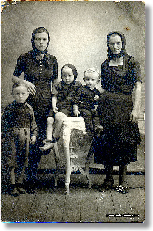 0742 Jetrve, Ljubica i Persida Đurković sa decom